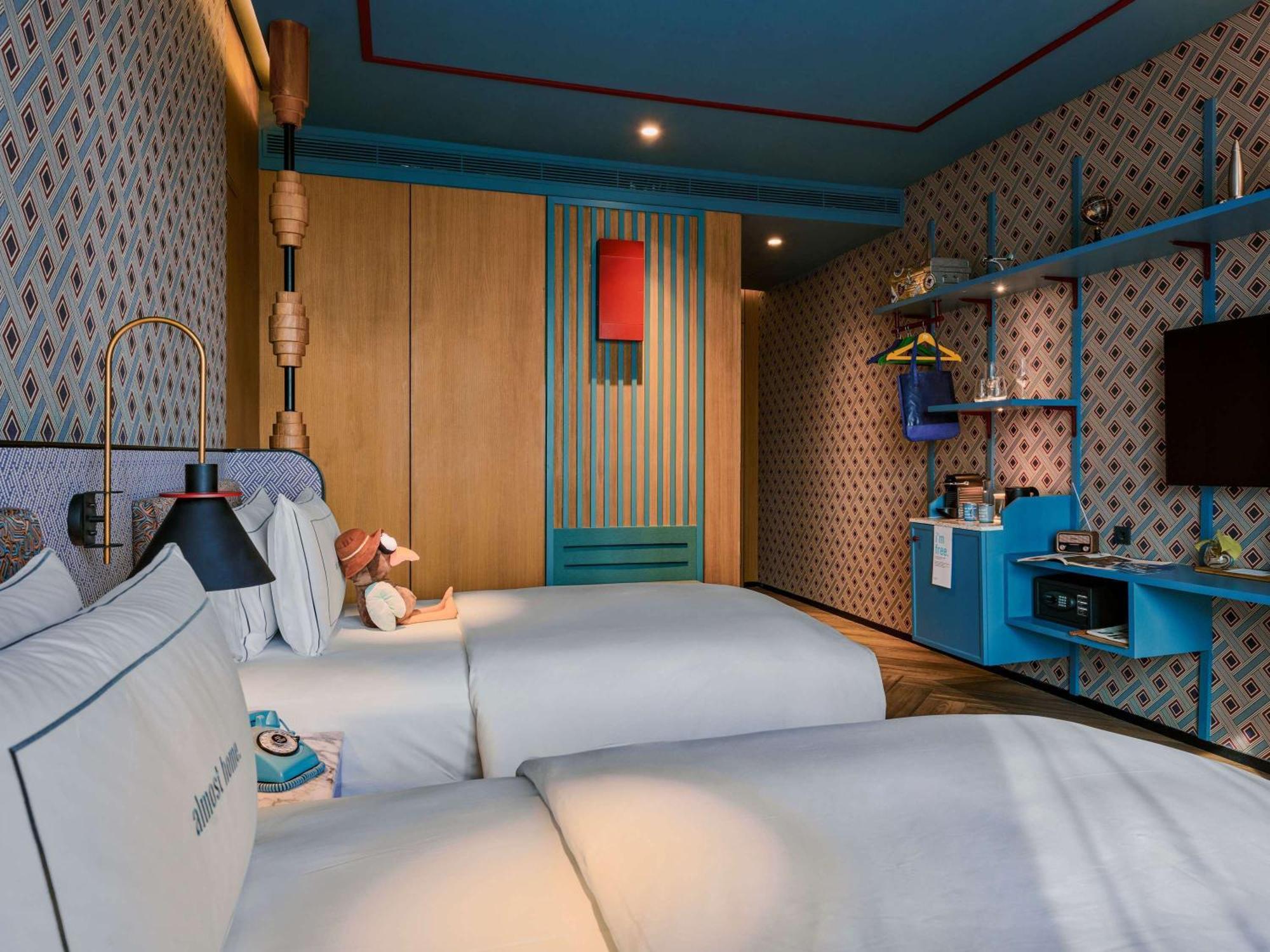 25Hours Hotel Jakarta The Oddbird Exterior photo